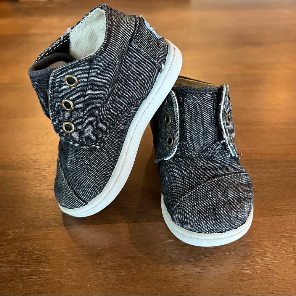 💥2/$20 TOMS shoes - Baby/Toddler T5